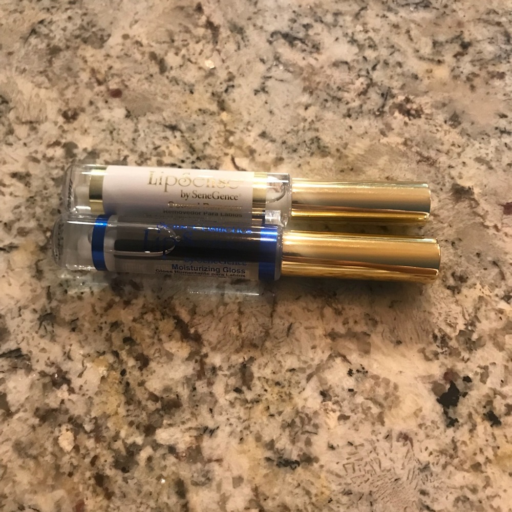 LipSense Glossy top coat & ooops remover!